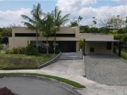 Casa de campo de alto standing de 5 dormitorios en venta...