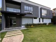 Casa de campo de alto standing de 5 dormitorios en venta...