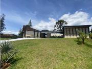 Casa de campo de alto standing de 5 dormitorios en venta...