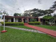 Casa de campo de alto standing de 5 dormitorios en venta...