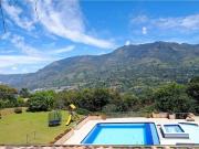 Casa de campo de alto standing de 5 dormitorios en venta...