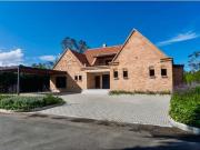 Casa de campo de alto standing de 5 dormitorios en venta...