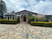 Casa de campo de alto standing de 5 dormitorios en venta...