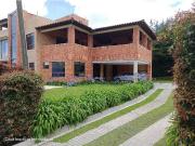 Casa de campo de alto standing de 5 dormitorios en venta...
