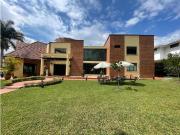 Casa de campo de alto standing de 5 dormitorios en venta...