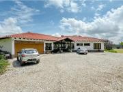 Casa de campo de alto standing de 5 dormitorios en venta...