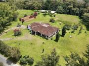 Casa de campo de alto standing de 5 dormitorios en venta...