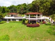 Casa de campo de alto standing de 5 dormitorios en venta...