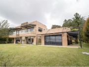 Casa de campo de alto standing de 5 dormitorios en venta...