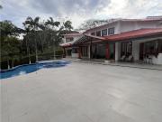 Casa de campo de alto standing de 5 dormitorios en venta...