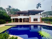 Casa de campo de alto standing de 5 dormitorios en venta...
