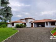Casa de campo de alto standing de 5 dormitorios en venta...