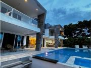Casa de campo de alto standing de 5 dormitorios en venta...