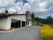 Casa de campo de alto standing de 5 dormitorios en venta...