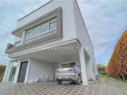 Casa de campo de alto standing de 5 dormitorios en venta...