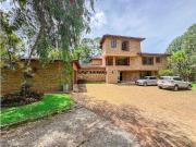 Casa de campo de alto standing de 5 dormitorios en venta...