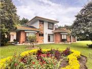 Casa de campo de alto standing de 5 dormitorios en venta...