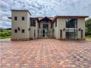 Casa de campo de alto standing de 6 dormitorios en venta...