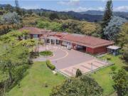 Casa de campo de alto standing de 7 dormitorios en venta...