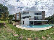 Casa de campo de alto standing de 8 dormitorios en venta...
