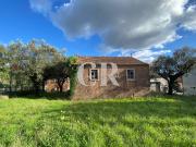 Casa de campo isolada em pedra com terreno