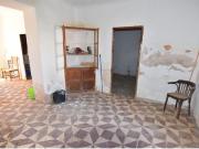 CASA DE CAMPO PARA REFORMAR CON AMPLIA PARCELA