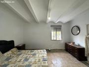 Casa de campo rústica con gran extensión de terreno en...