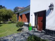 Casa de categoría de 2 plantas, en un predio de 200 m2