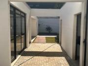 Casa de condomínio com ampla área de lazer com 04 suítes...