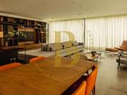 Casa de condomínio á venda com 900m², sendo 4 suítes à...