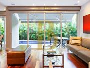 Casa de condomínio á venda de 442 m², com 3 suítes...