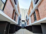 Casa de Condomínio à venda na região do Campo Belo com...