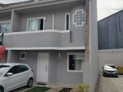 Casa de Condomínio Charmosa no Uberaba Curitiba