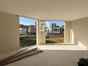 Casa de condomínio com 223 m², 3 quartos sendo 3 suítes...