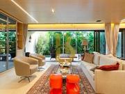 Casa de condomínio com 250 m², 4 quartos sendo 3 suítes...