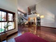 Casa de Condomínio com 396 m² e 5 quartos