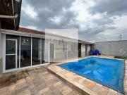 Casa de condomínio com 3 quartos, 190m², à venda em...