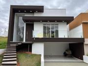 Casa de Condomínio com 3 Quartos à venda, 220 m² por R$...