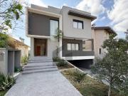 Casa à Venda no Condomínio Arujá Country Club – com 3...