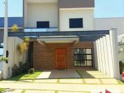 Casa de Condomínio com 3 Quartos e 3 banheiros à Venda,...