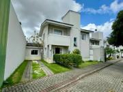 Casa de Condomínio com 3 Quartos e 4 banheiros à Venda,...