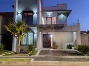 Casa de Condomínio com 3 Quartos e 4 banheiros à Venda,...