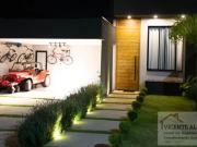 Casa de Condomínio com 3 Quartos e 4 banheiros à Venda,...