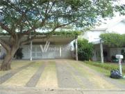 Casa de Condomínio com 3 Quartos e 4 banheiros para...