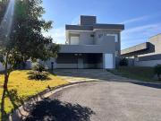 Casa de Condomínio com 3 Quartos e 4 banheiros para...