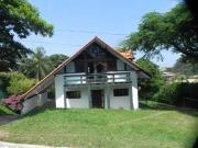 Casa de Condomínio com 3 Quartos e 4 banheiros para...