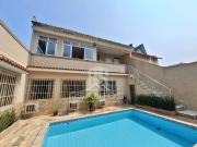 Casa de Condomínio com 3 Quartos e 5 banheiros à Venda,...