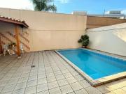 Casa de Condomínio com 3 Quartos e 5 banheiros à Venda,...