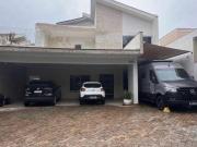 Casa de Condomínio com 3 suítes, sendo 1 máster à venda,...