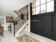 Casa de condomínio com 470 m², 4 quartos sendo 2 suítes...